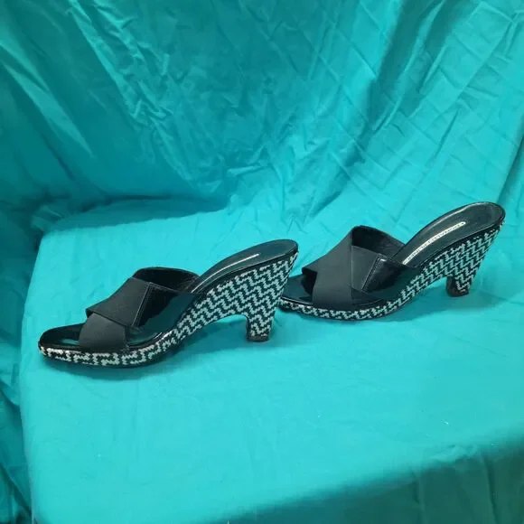 Donald J. Pliner Brand Wedge Heels Size 7 - Picture 3 of 5